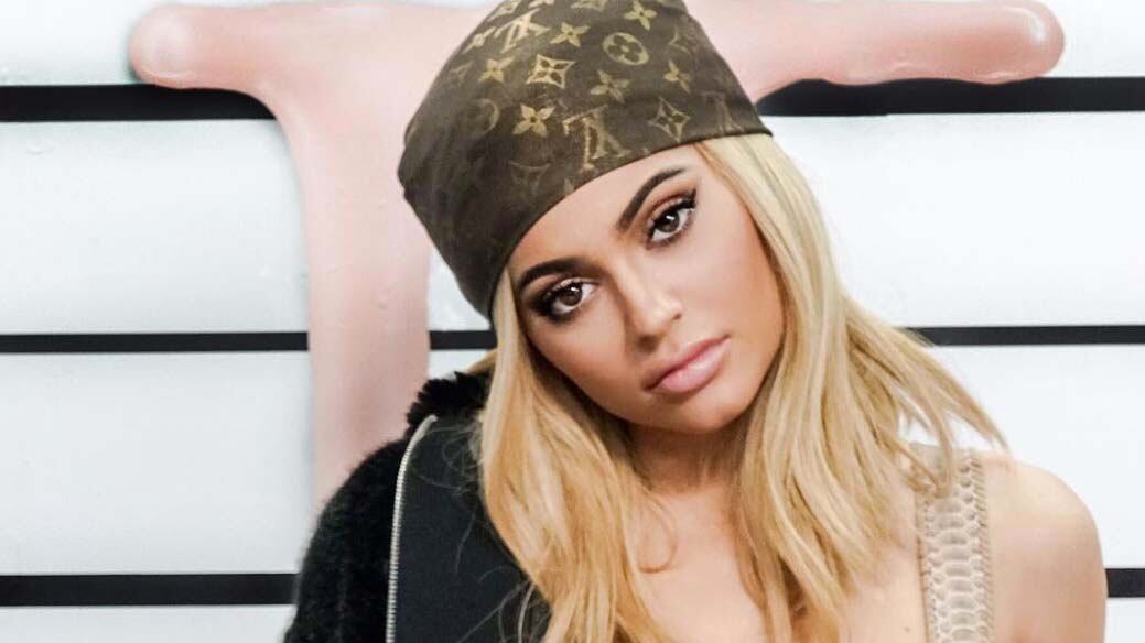 Kylie Jenner, video sexy per i suoi rossetti