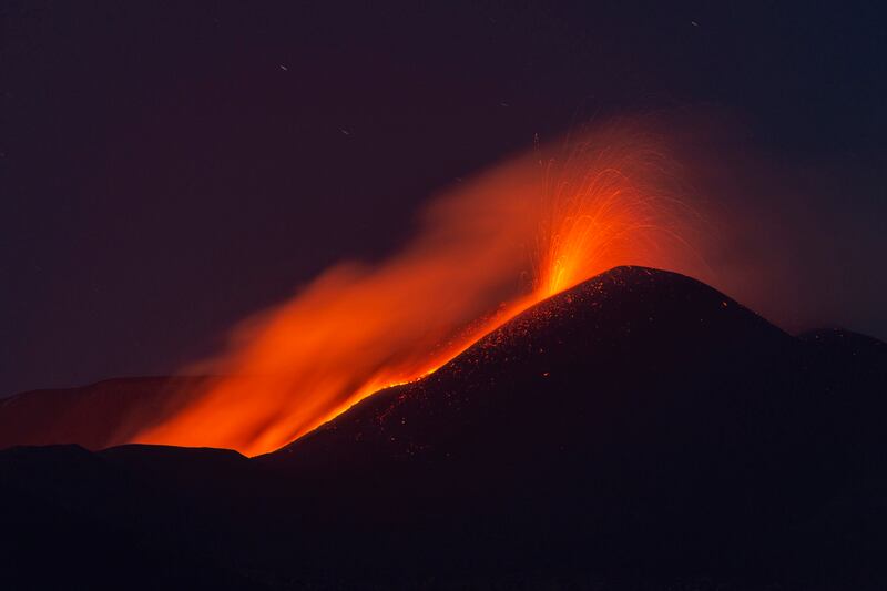 L'Etna in eruzione dà spettacolo 6