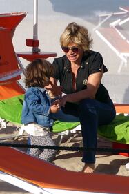 Carmen Russo, nuovo look e vita da mamma 5