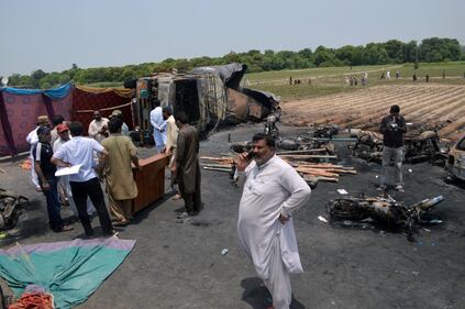 Pakistan, 146 morti nell'incidente a un'autocisterna 14