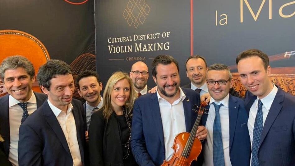 Dagli alberi abbattuti della foresta Stradivari il violino Tempesta