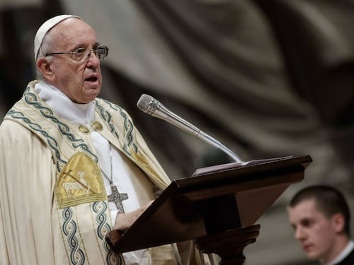 L'avvertimento del Papa a Zelensky, ipocrisia sinistra e Macron: quindi, oggi...