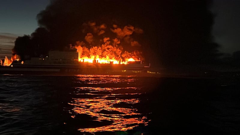 Incendio traghetto 5