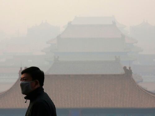 Pechino, smog da record: “La città è invivibile”