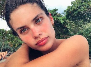 Sara Sampaio, l'angelo sexy in costume 4