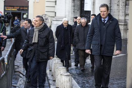 La prima passeggiata da presidente 9