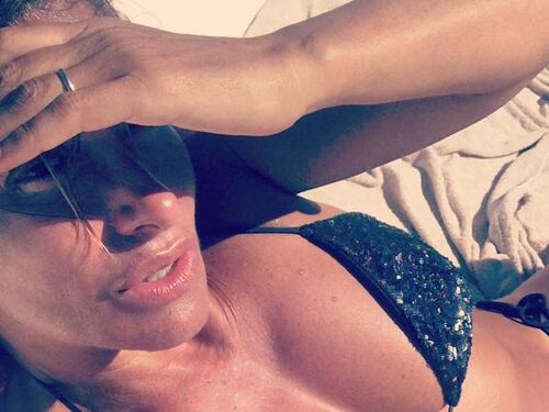 Sabrina Salerno, il seno esplode nel bikini