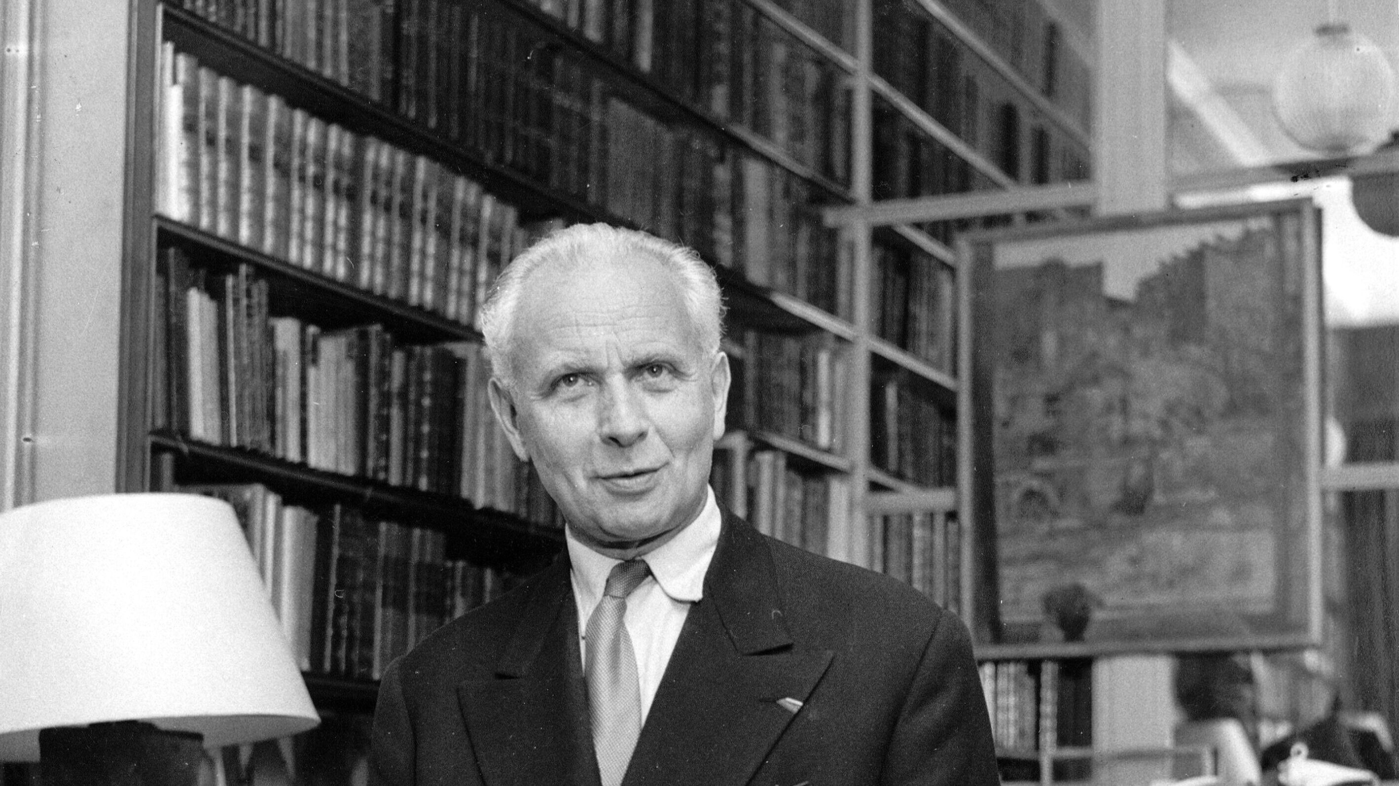 Così Aragon raccontò il ritorno di Napoleone