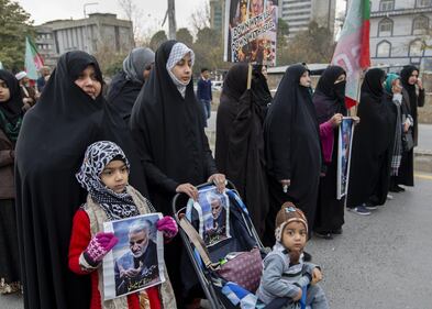 Iran, centinaia di migliaia di persone in piazza: “Vendetta” 5