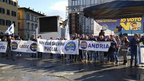 Salvini in piazza per il No: il raduno del Carroccio 3