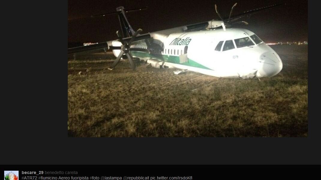 Fiumicino, aereo fuori pista: sedici feriti, due sono gravi