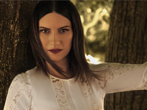 "Devolverò il cachet dei miei concerti". Il gesto di Laura Pausini per l'Emilia Romagna