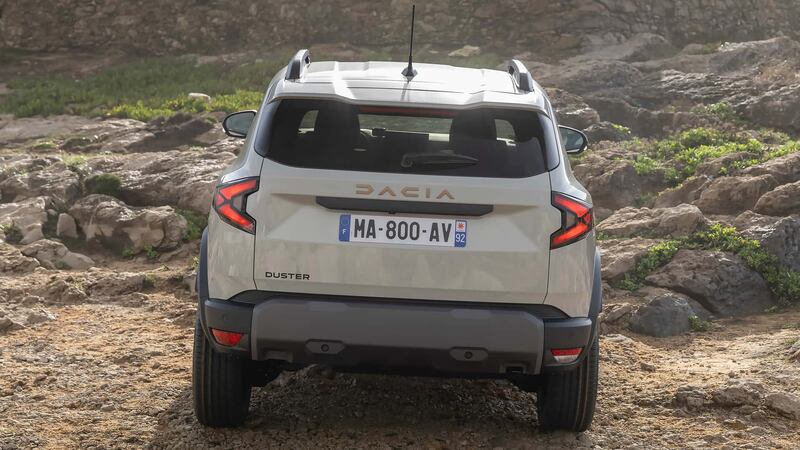 Nuova Dacia Duster 2024, guarda tutte le foto 11
