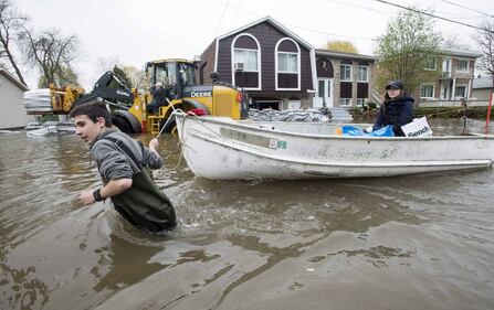 L'esercito canadese dispiegato contro l'alluvione in Quebec 14