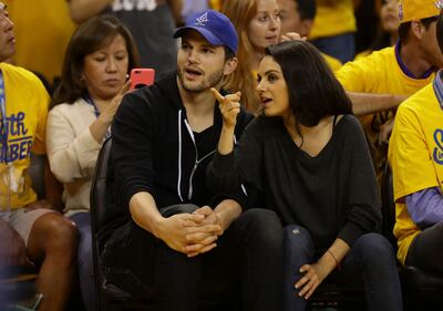 Ashton Kutcher e Mila Kunis sexy insieme 15