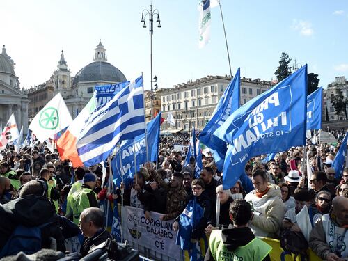 La lettera di Salvini ai suoi militanti: "Non abbasseremo più la testa"