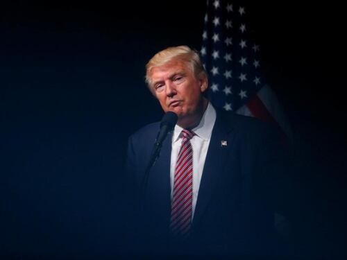 Trump boccia il comunicato in cui si definisce McCain "eroe"
