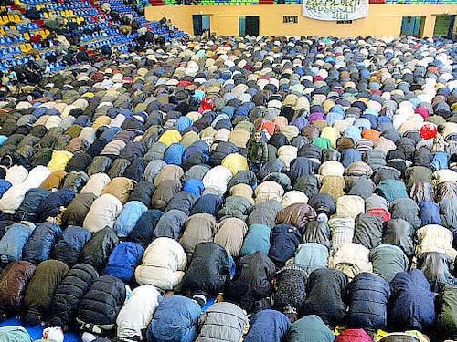 Sindaco Pd non chiude la moschea di Lady Jihad: "È come un oratorio"
