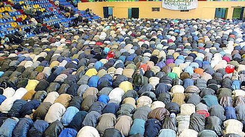 Sindaco Pd non chiude la moschea di Lady Jihad: "È come un oratorio"