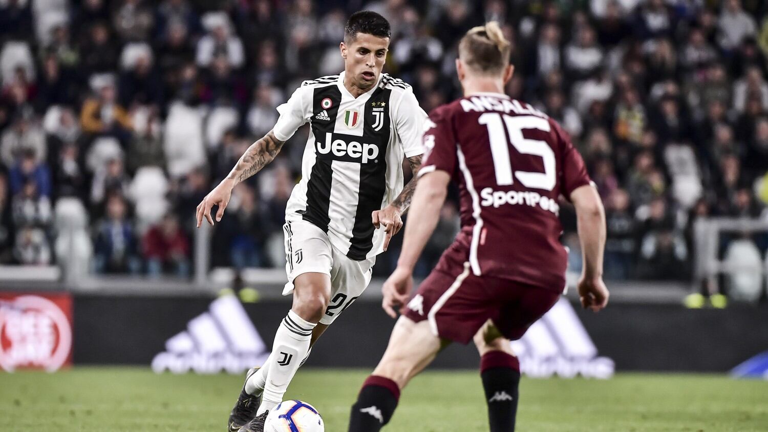 Juventus, Cancelo verso il Manchester City per 60 milioni