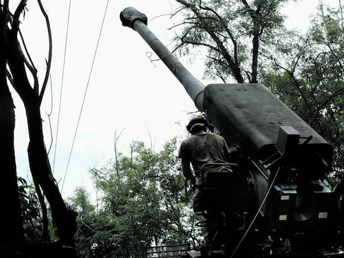 Sul fronte del Donbass: “Resistiamo ma è sempre più dura”