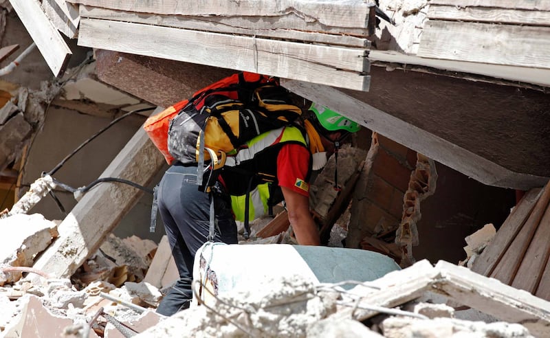 Emma Marrone sensibilizza i fan per il terremoto: foto 24