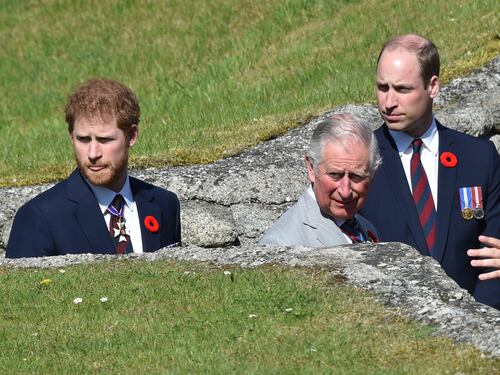 Il piano di Carlo III per riavvicinare Harry. Contro il parere di William