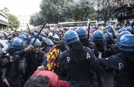 Scontri al corteo dei lavoratori Ast 9