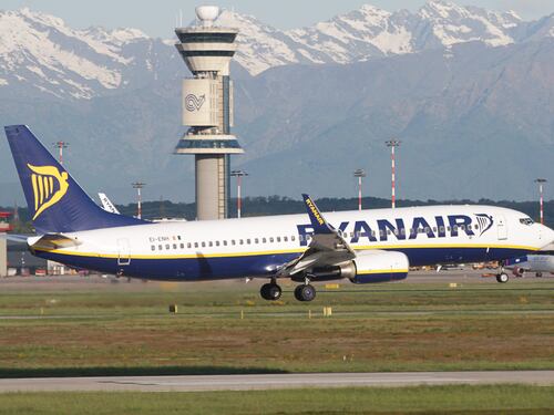 La Commissione Ue bacchetta Ryanair: ecco l'elenco dei voli cancellati