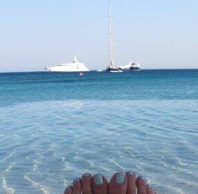 Chiara Ferragni e i piedi: l'ironia impazza sul web 4