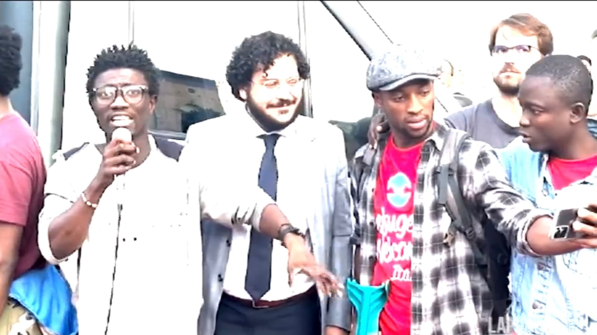 Migranti, Zaki in piazza contro il governo: marcia per dire "no" ai Cpr