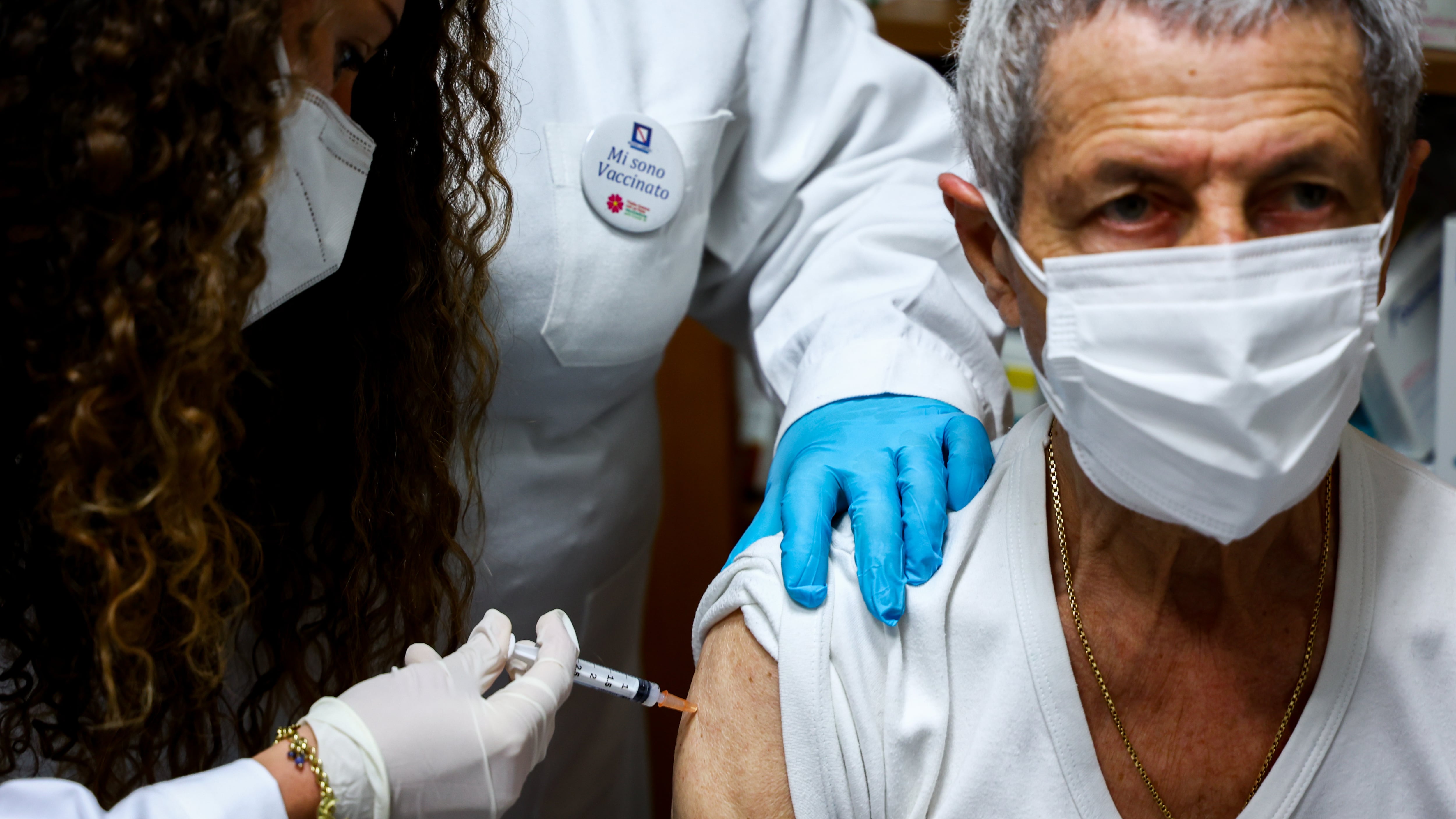 Chi si vaccina è contagioso? Ecco cosa dicono gli studi