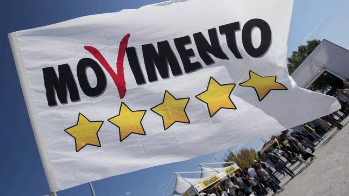 I 5 Stelle vogliono tenersi il tesoretto degli eletti. Ma è rivolta