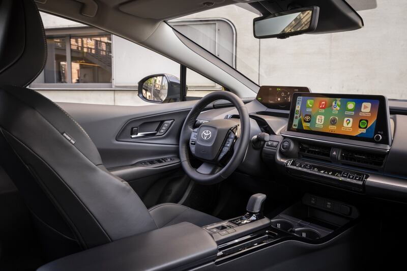 Toyota Prius Plug-In 2023: guarda tutte le foto 12