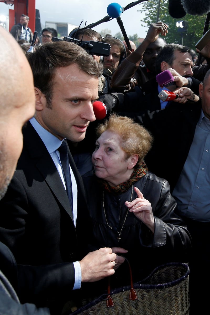 Macron contestato dagli operai Whirlpool 6