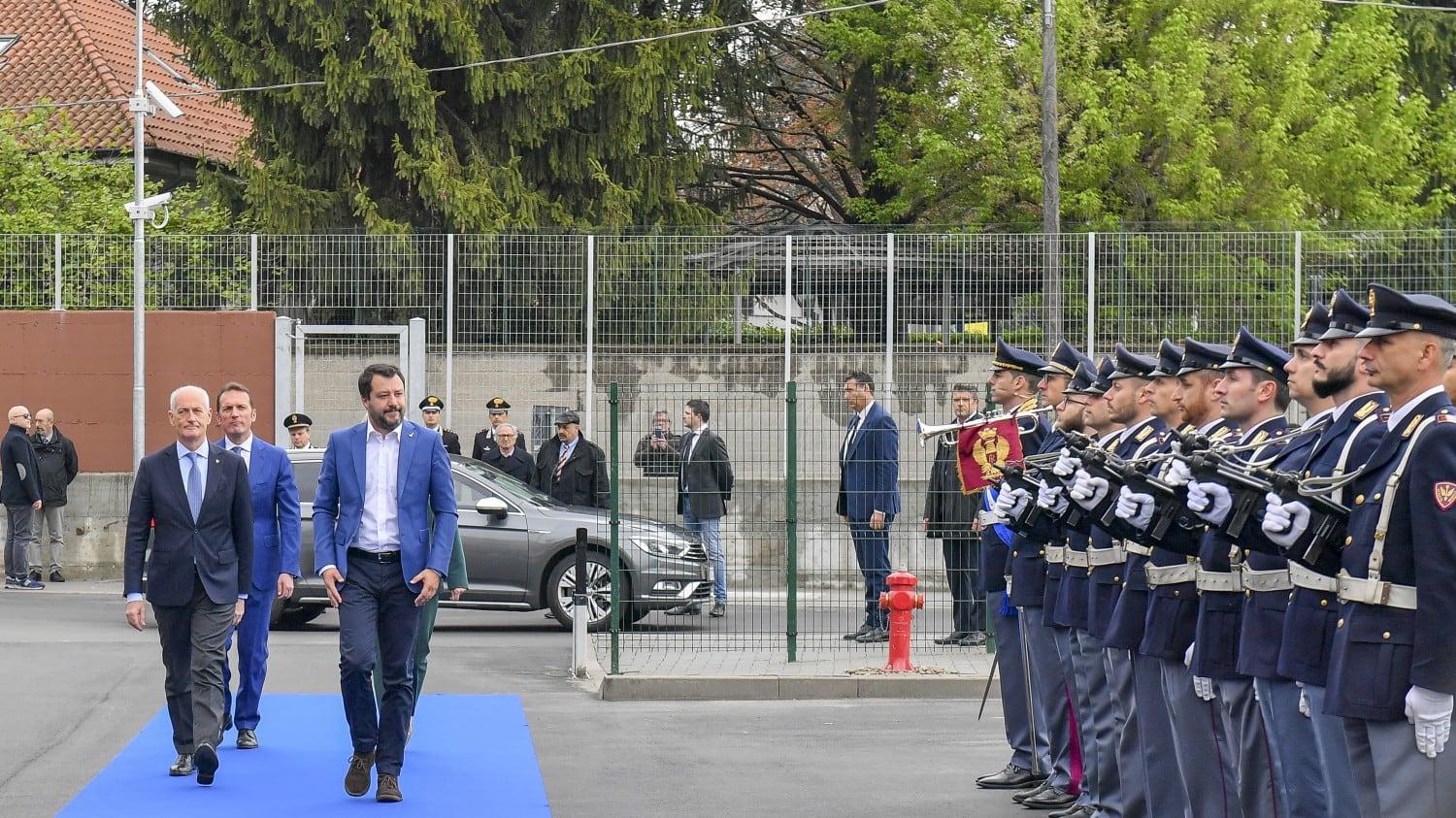Ora Salvini usa il pugno duro: più controlli sui centri islamici