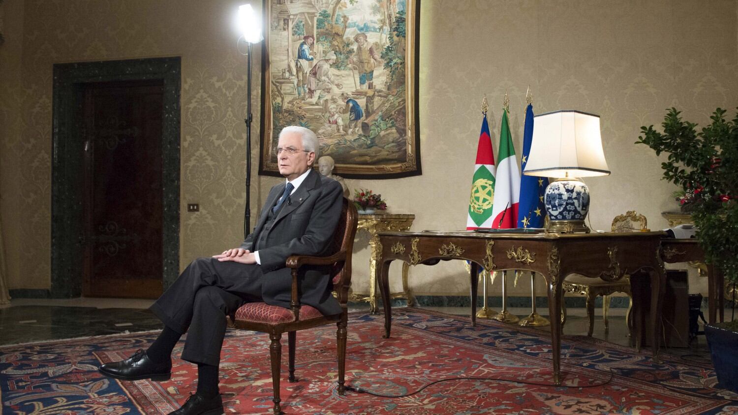 Mattarella non "gioca": mai incarichi rischiosi a chi non ha voti in Aula