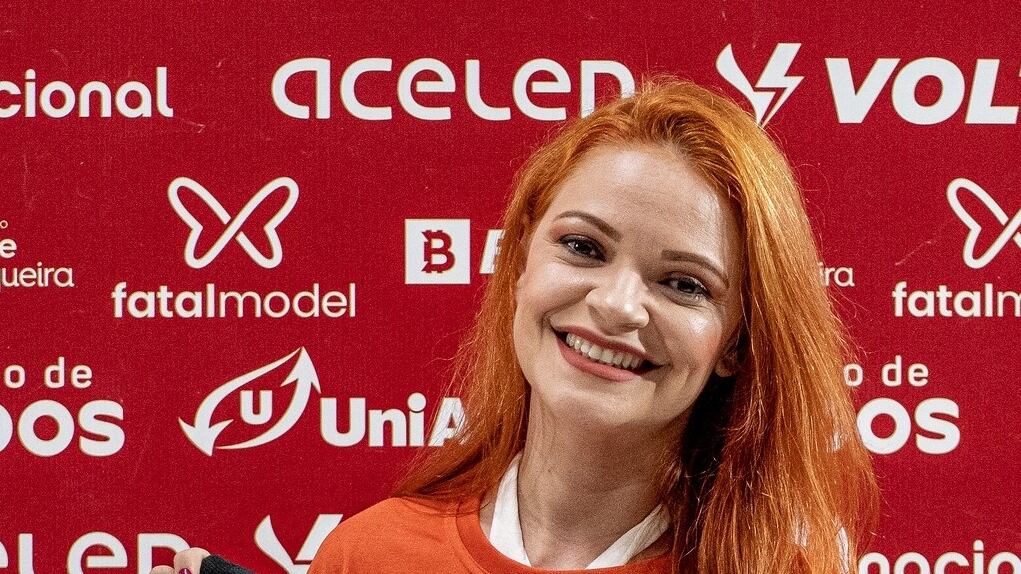 Una proposta "indecente": al club il nome del sito di escort