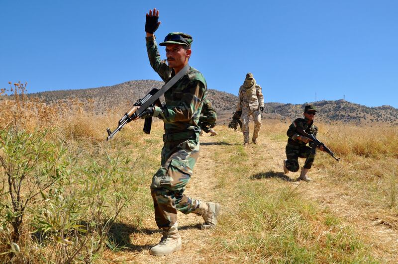 Addestramento dei guastatori paracadutisti ai Peshmerga contro le trappole esplosive