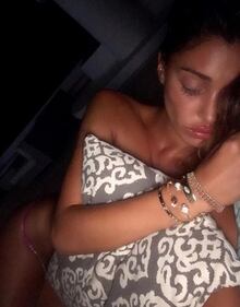 Belen Rodriguez sexy sulla spiaggia 3