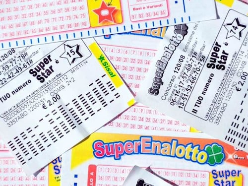 Vince 90mila euro al SuperEnalotto, perde la ricevuta ma...