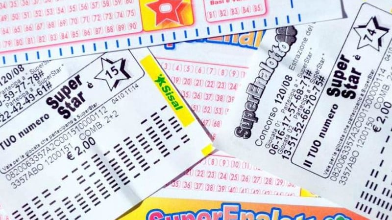 Vince 90mila euro al SuperEnalotto, perde la ricevuta ma...