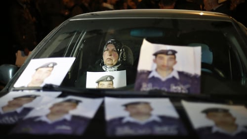 I parenti del pilota Kassasbeh chiedono la sua liberazione 7