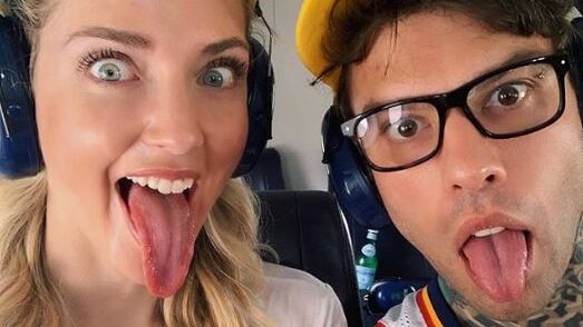 "Che bei lavoretti ti fa la Ferragni quella lingua". E Fedez gela l'hater: "Pulisce i comodini"