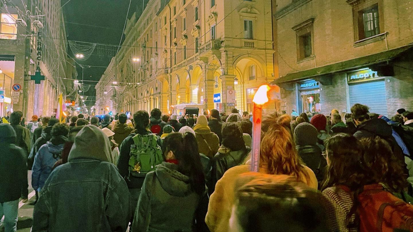 "Sistema fascista imposto nelle scuole": le accuse surreali del collettivo