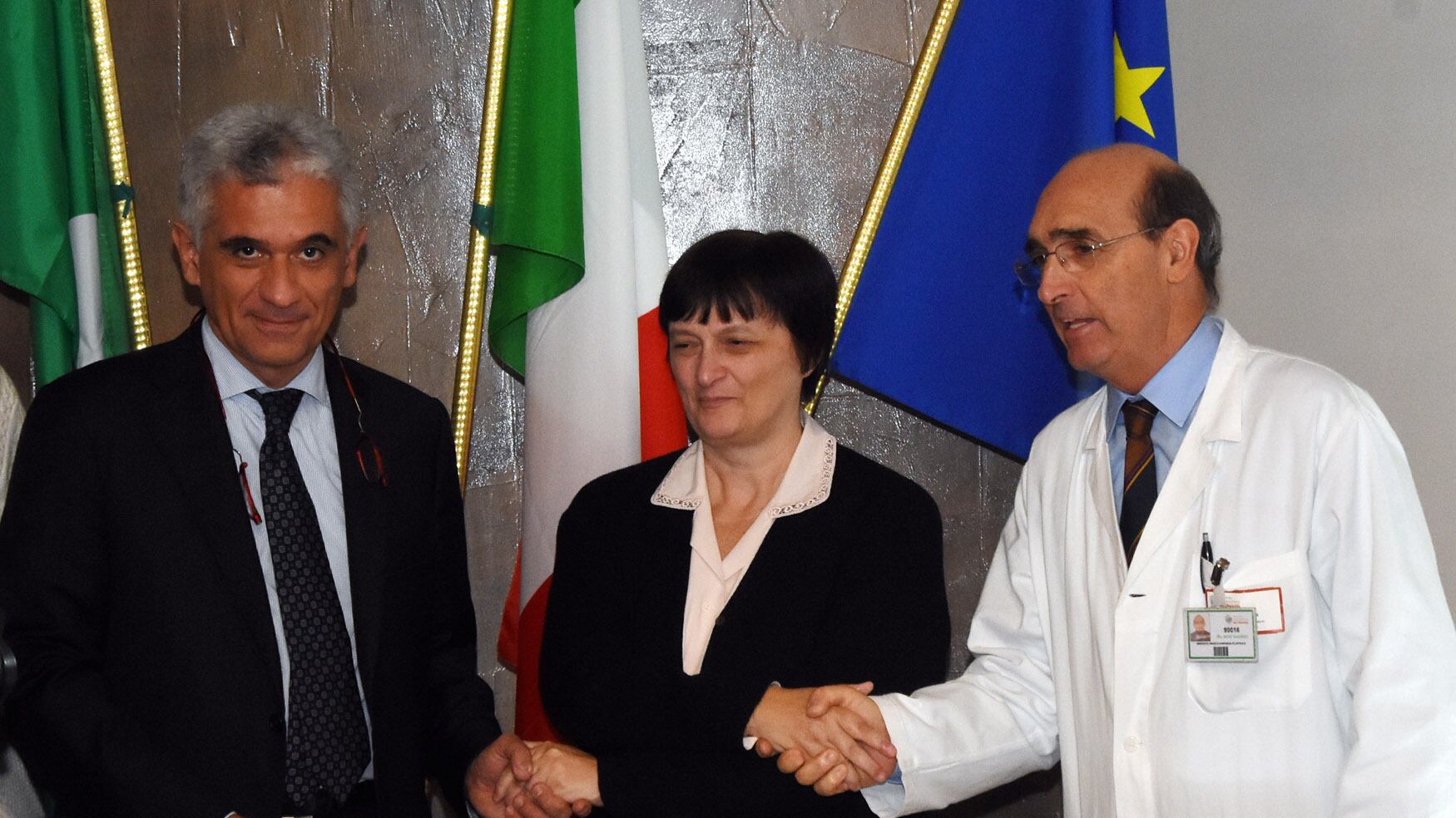 Il luminare delle mani: "Da noi trapianto gratis per ridare forza a Mario"