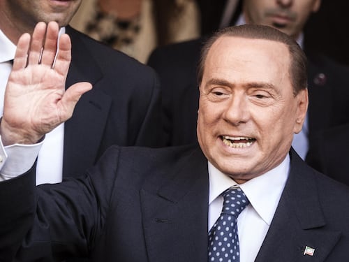 Governo, il Cav condanna le trame di palazzo: "Indecorosa alleanza tra Pd e transfughi del Pdl"