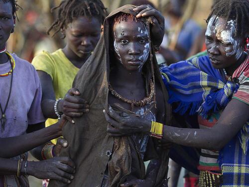 Francia, dilaga l'infibulazione: ora diventa una piaga sociale