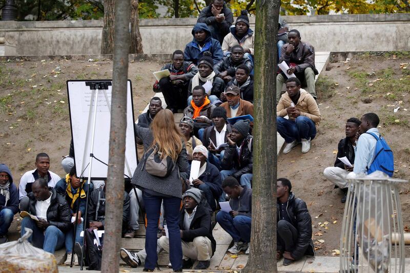 Parigi invasa dai migranti 6
