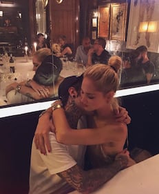 Chiara Ferragni hot, ragnatela sul seno 11